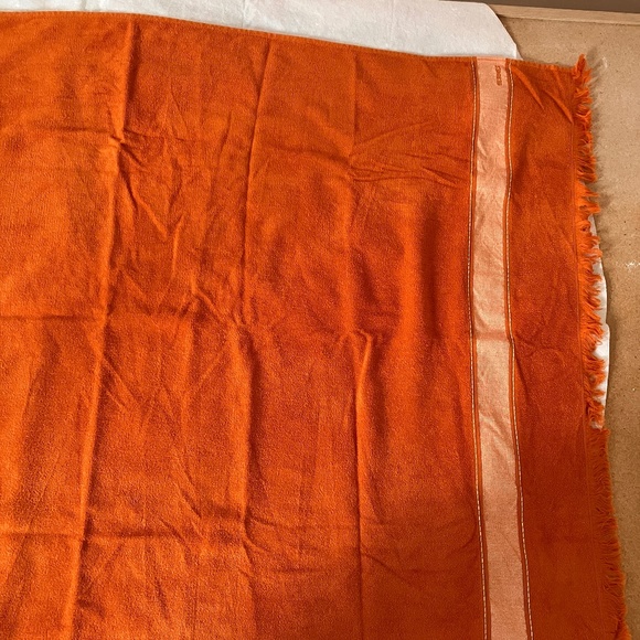 NEW HERMÈS ORANGE YACHTING BATH TOWEL - Picture 9 of 15